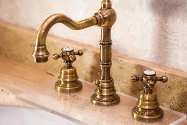 Neue Armaturen Badsanierung Innsbruck